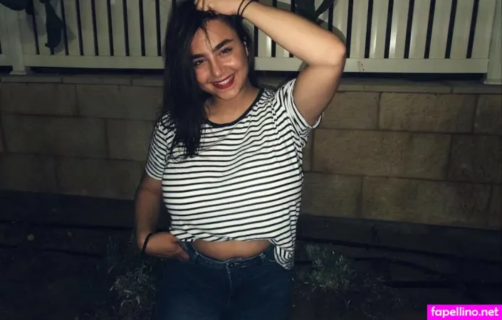 Shiraz Vakil OnlyFans Thumbnail #R8zD0abYXi