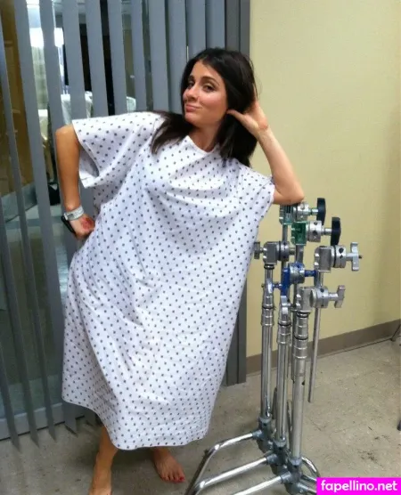 Shiri Appleby OnlyFans Thumbnail #iMiXMQBWA0