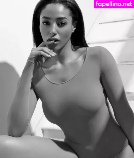 Shirin Olivia OnlyFans Thumbnail #8VpoJ8wyRf