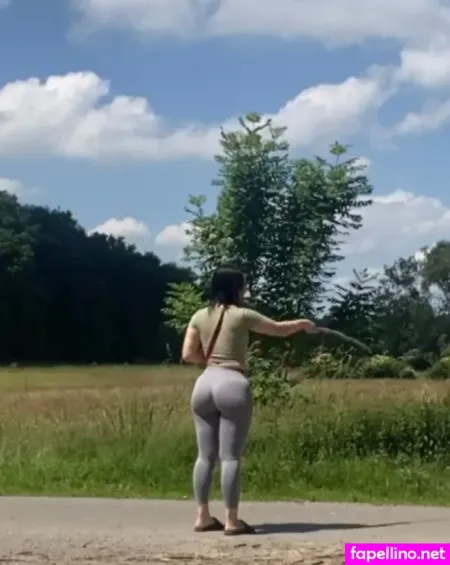 Shitboxmommy OnlyFans Thumbnail #QFuHUkMPVU