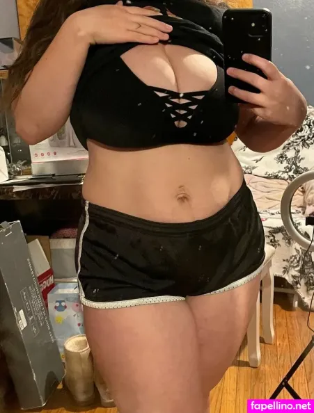 Short With Curves OnlyFans Thumbnail #ipuanSQu8d