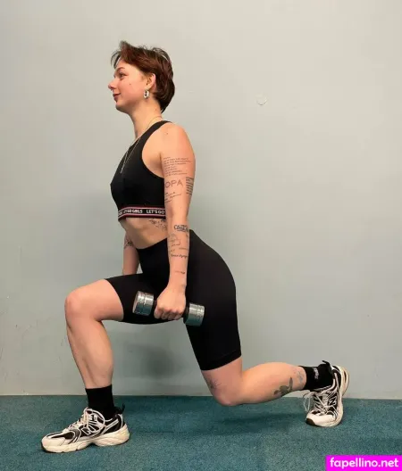 Shorthairednataly OnlyFans Thumbnail #CEG6RKWSbu