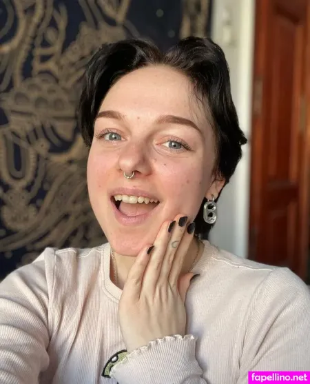 Shorthairednataly OnlyFans Thumbnail #CIJTvjNB3x