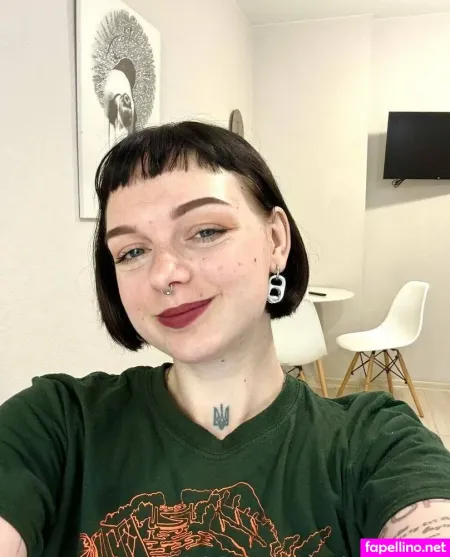 Shorthairednataly OnlyFans Thumbnail #GUAyF844Be