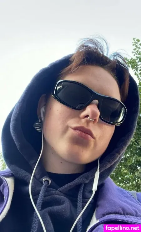 Shorthairednataly OnlyFans Thumbnail #WTeC0NDKzw