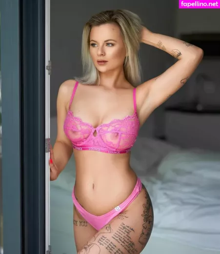 Shorty Holly OnlyFans Thumbnail #3D8TX4yTEe