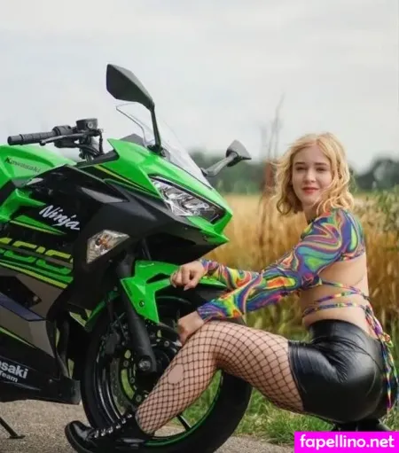 Shorty Rider Eva OnlyFans Thumbnail #bZn2rFo3Uw