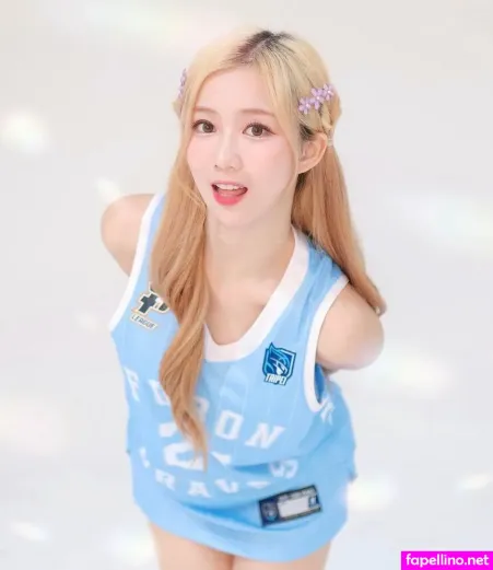 Showshowz1124 OnlyFans Thumbnail #1PMIIWs3PI
