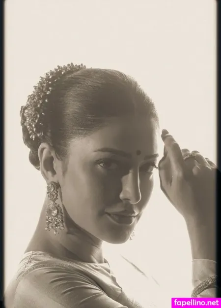 Shruti Haasan OnlyFans Thumbnail #YCU1GhhZkr
