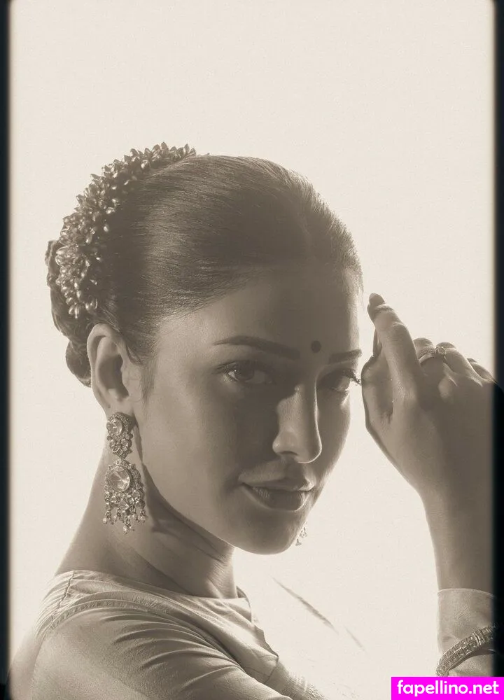 Shruti Hasan, shrutihaasan, shrutzhaasan Nude Leaked OnlyFans Photo #YCU1GhhZkr