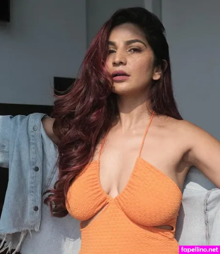 Shruti Yogi OnlyFans Thumbnail #ZgOc8ooT4x