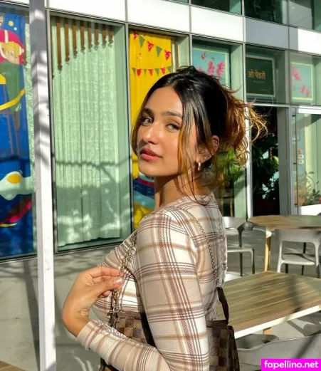 Shubhna Agarwal OnlyFans Thumbnail #w21C1QML41