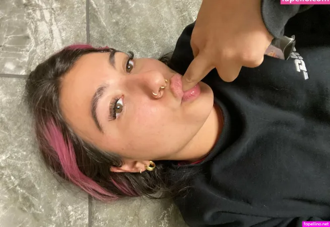 Shweedslxt OnlyFans Thumbnail #0R7qUcdBic