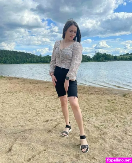 Shy Liya OnlyFans Thumbnail #evJhJj38lb