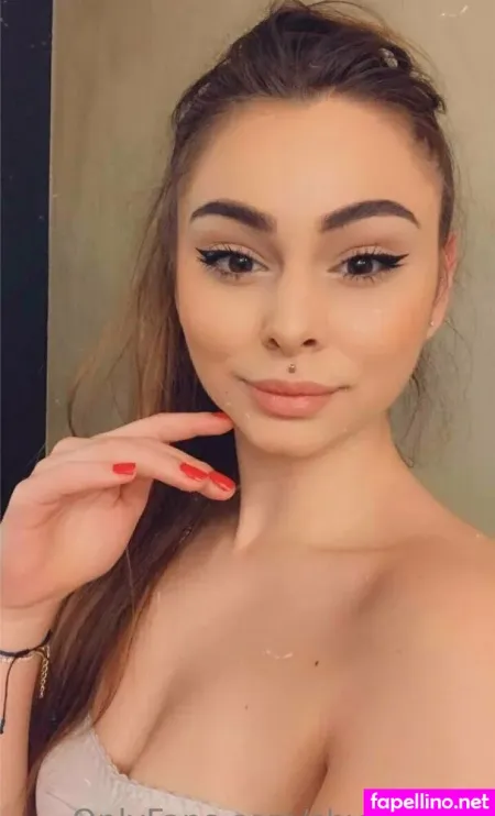 Shylagrace OnlyFans Thumbnail #HxmgMVxOQ0