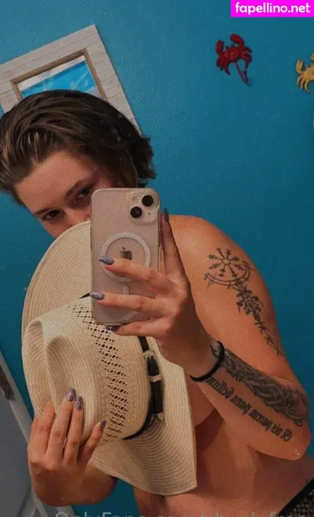 Shyslyfree OnlyFans Thumbnail #nC6X9u5jAf