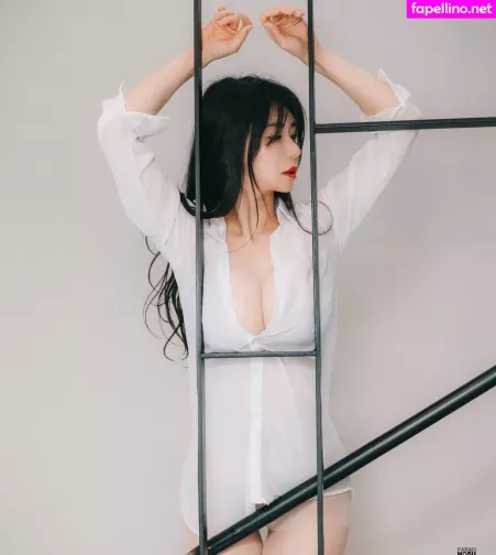 Sia S2 20 OnlyFans Thumbnail #QOzdbpYTrn