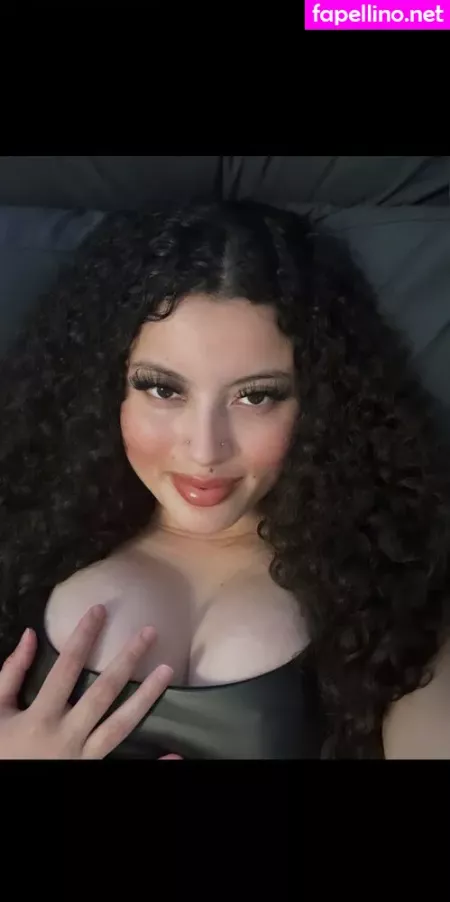 Siarly OnlyFans Thumbnail #DE4DnFicMq