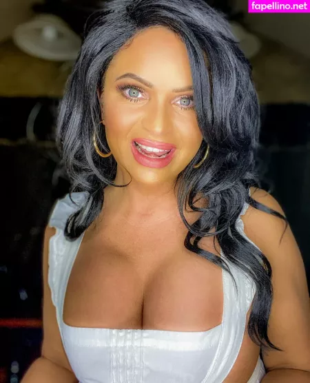 Sienarosefree OnlyFans Thumbnail #cGRBxGtLTH