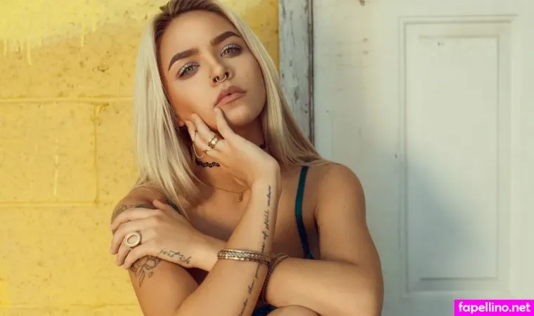 Sienna Anderson OnlyFans Thumbnail #dijg2GoCP6