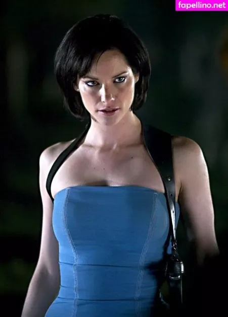 Sienna Guillory OnlyFans Thumbnail #oWENRxcyO6