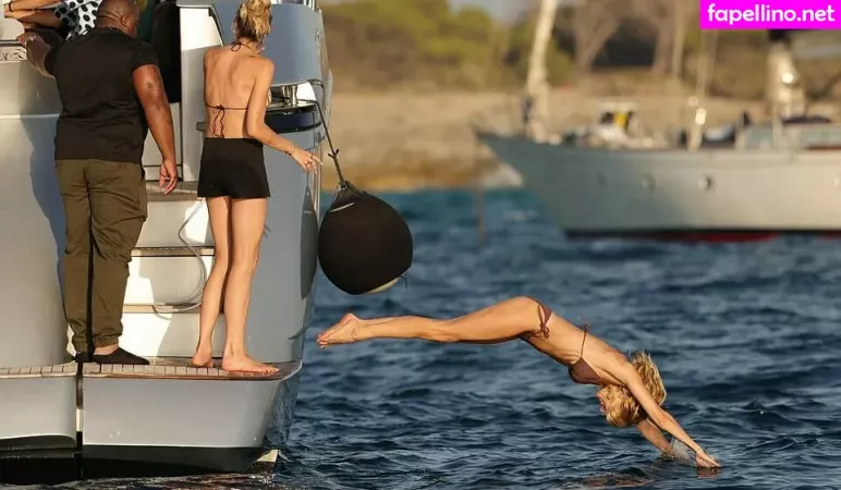 Sienna Miller OnlyFans Thumbnail #5agKhH7AM1