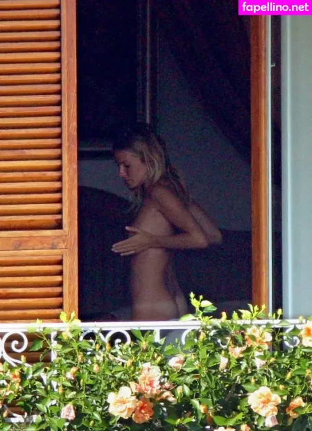 Sienna Miller OnlyFans Thumbnail #lM1BUW01Xg