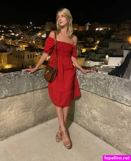 Sienna Moon OnlyFans Thumbnail #GFiMHP6Kye