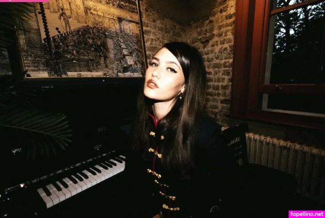 Sienna Spiro OnlyFans Thumbnail #IgrLsTraje