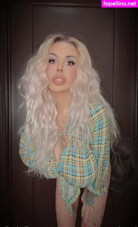 Sienna West OnlyFans Thumbnail #VcUoI7sL4O