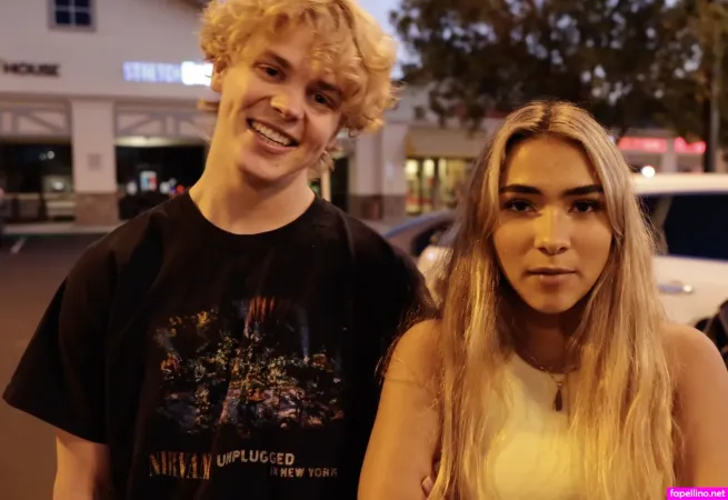 Siennamaegomez OnlyFans Thumbnail #Yb1HTLbFSt