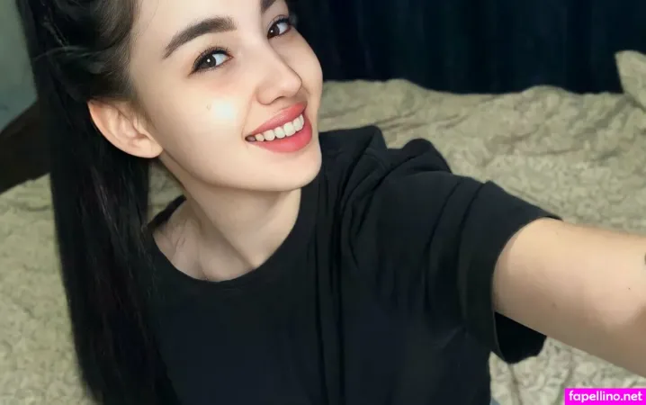 Silver Gracee OnlyFans Thumbnail #4gIwUmKaab