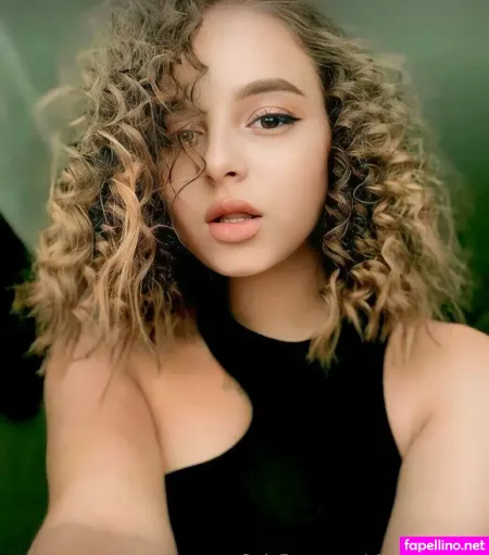 Silver Gracee OnlyFans Thumbnail #y7kHOiwQxh