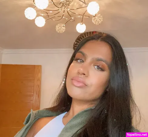 Sim Patel OnlyFans Thumbnail #c4gAKMmTuw