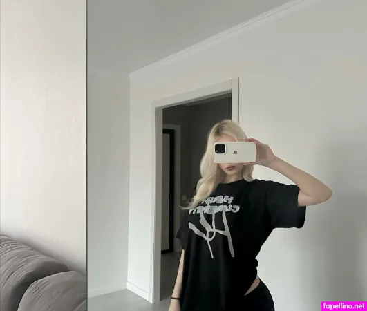 Simenkko OnlyFans Thumbnail #XNW49DrEYr