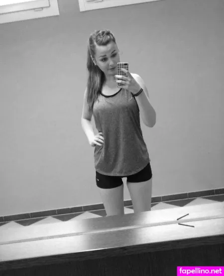 Simfinity Nina OnlyFans Thumbnail #WlmBsUpfbI