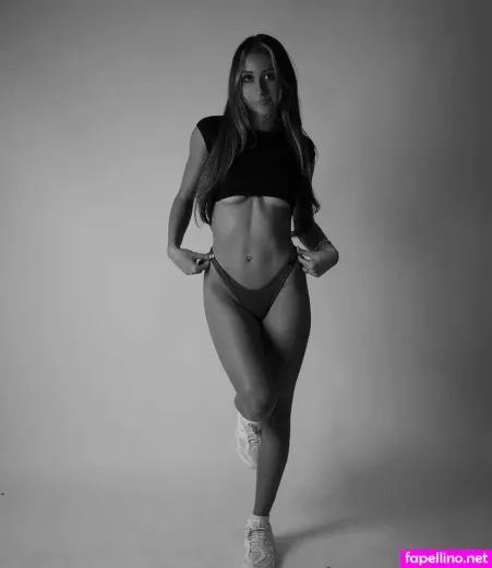 Simi Estelle OnlyFans Thumbnail #o88yKKraai