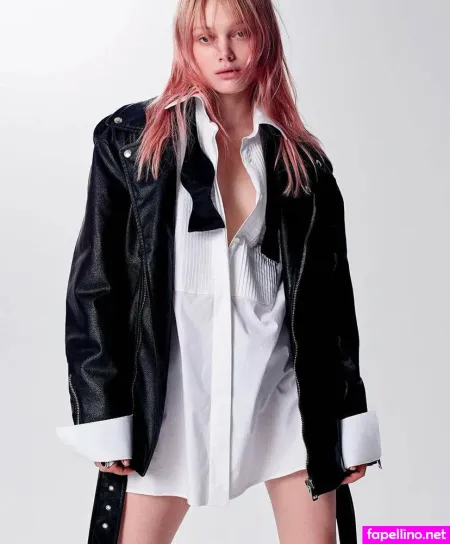 Simona Kust OnlyFans Thumbnail #magLKdx7ij