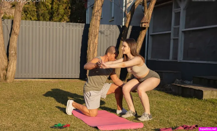 Simona Purr Main Profile Photo