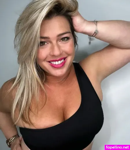 Simona Romano OnlyFans Thumbnail #nlLObDO2qZ