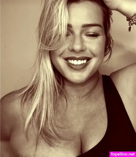 Simona Romano OnlyFans Thumbnail #nuaST8n7kD