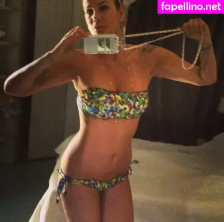 Simona Salvemini OnlyFans Thumbnail #IYLctpO6rr
