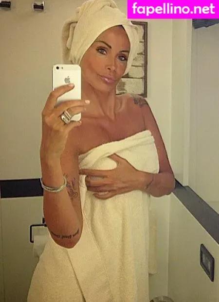 Simona Salvemini OnlyFans Thumbnail #ksmzJVUrkA
