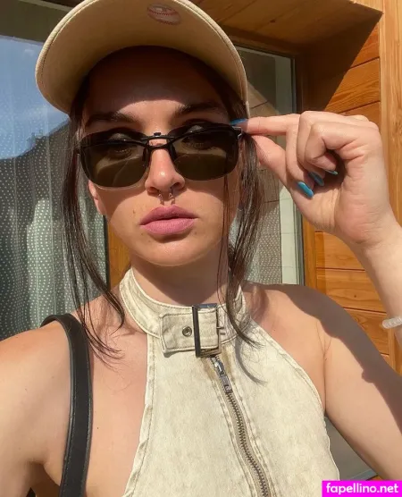 Simonaexclusive OnlyFans Thumbnail #IB4hKmsarn