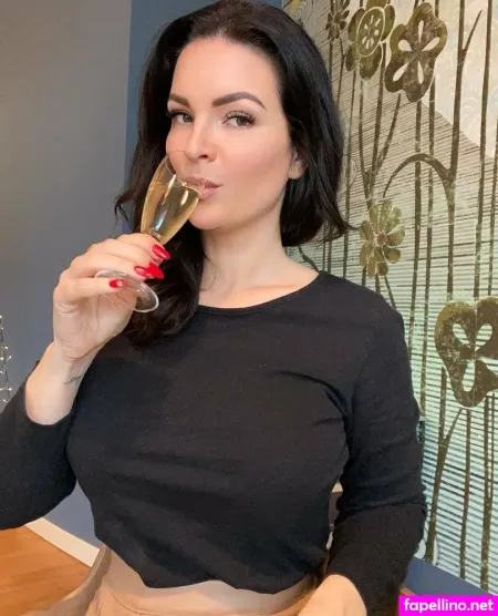 Simonafree OnlyFans Thumbnail #8sOlgzHQ5G