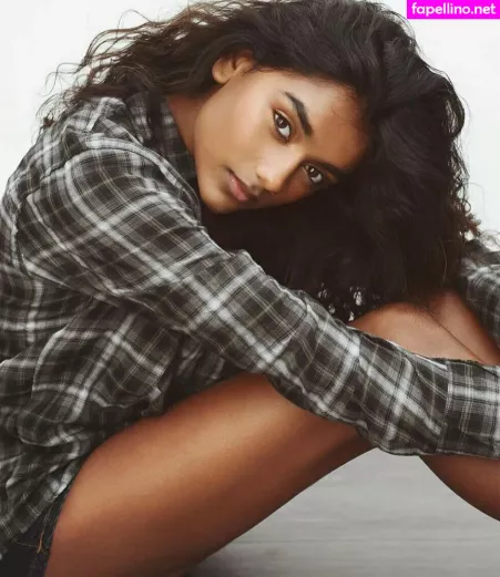 Simone Ashley OnlyFans Thumbnail #181tmNlOSI