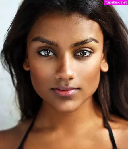 Simone Ashley OnlyFans Thumbnail #dovdpYy3cg