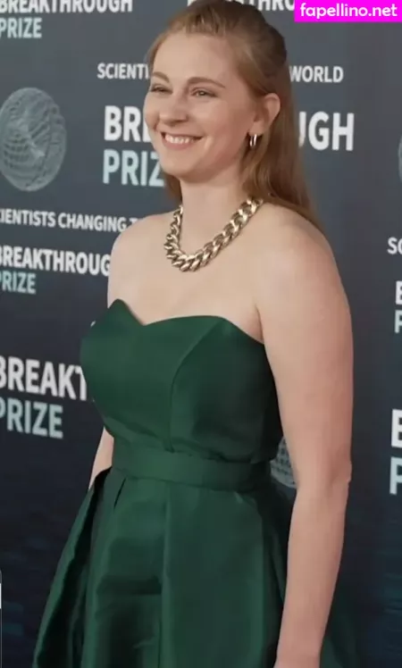 Simone Giertz OnlyFans Thumbnail #gxDeAVOIR1