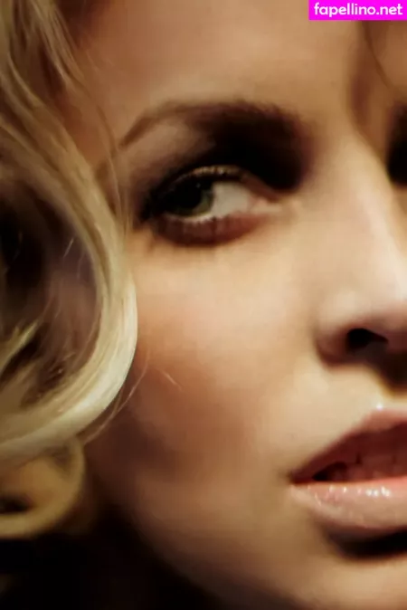 Simone Hanselmann OnlyFans Thumbnail #ZxuWlNW4Jr