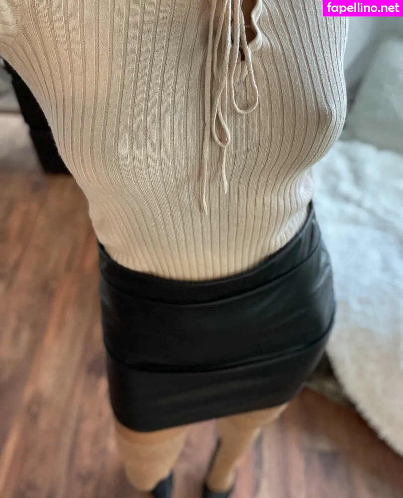 honeylicious.nylons, honeylicious_xo, simone_honeylicious Nude Leaked OnlyFans Photo #Kjm5WzWQPG